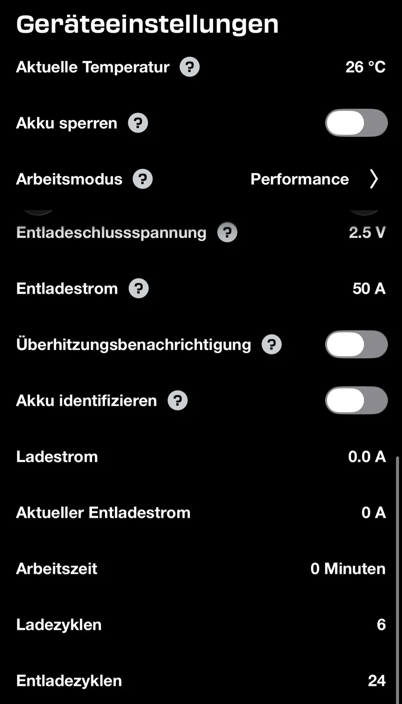 Parkside App zeigt Temperatur, Arbeitsmodus, Entladestrom und Ladezyklen eines Smart-Akkus