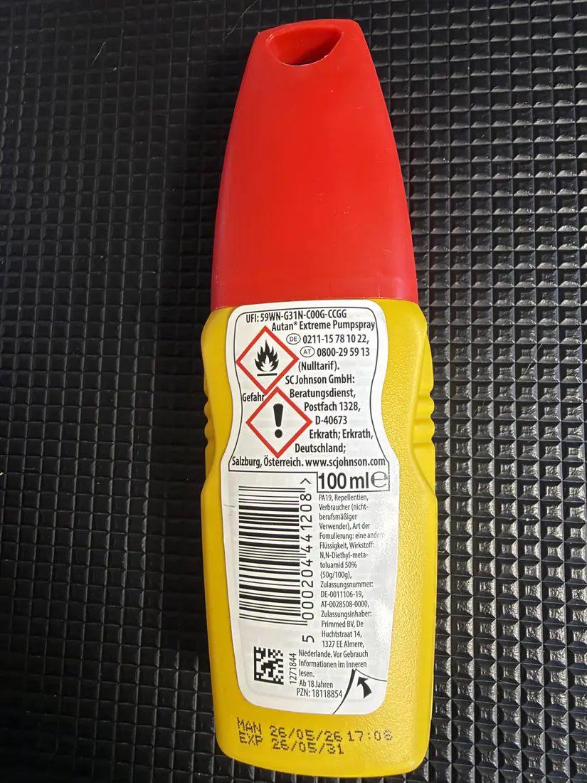 Rückseite des Autan Extreme mit Angabe N,N-Diethyl-meta-toluamid 50 Prozent und Hinweis ab 18 Jahren
