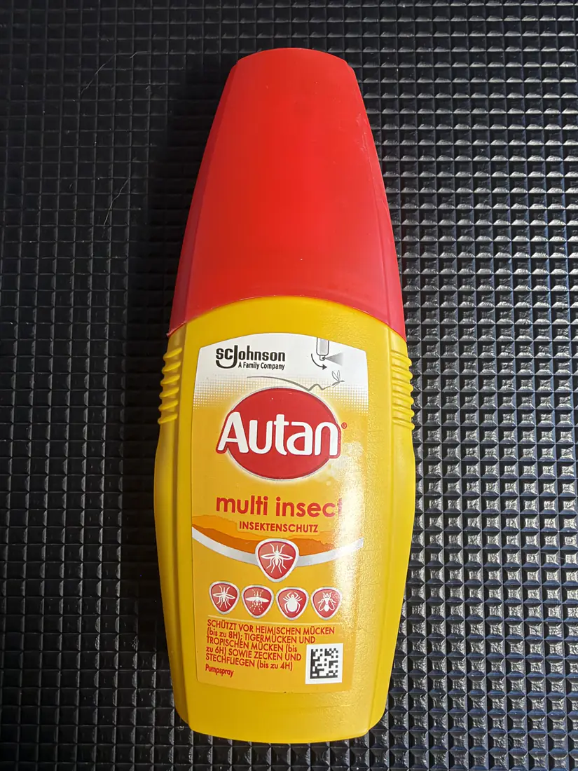 Autan Multi Insect Pumpspray, Vorderseite der Flasche mit Piktogrammen der abgedeckten Insektenarten